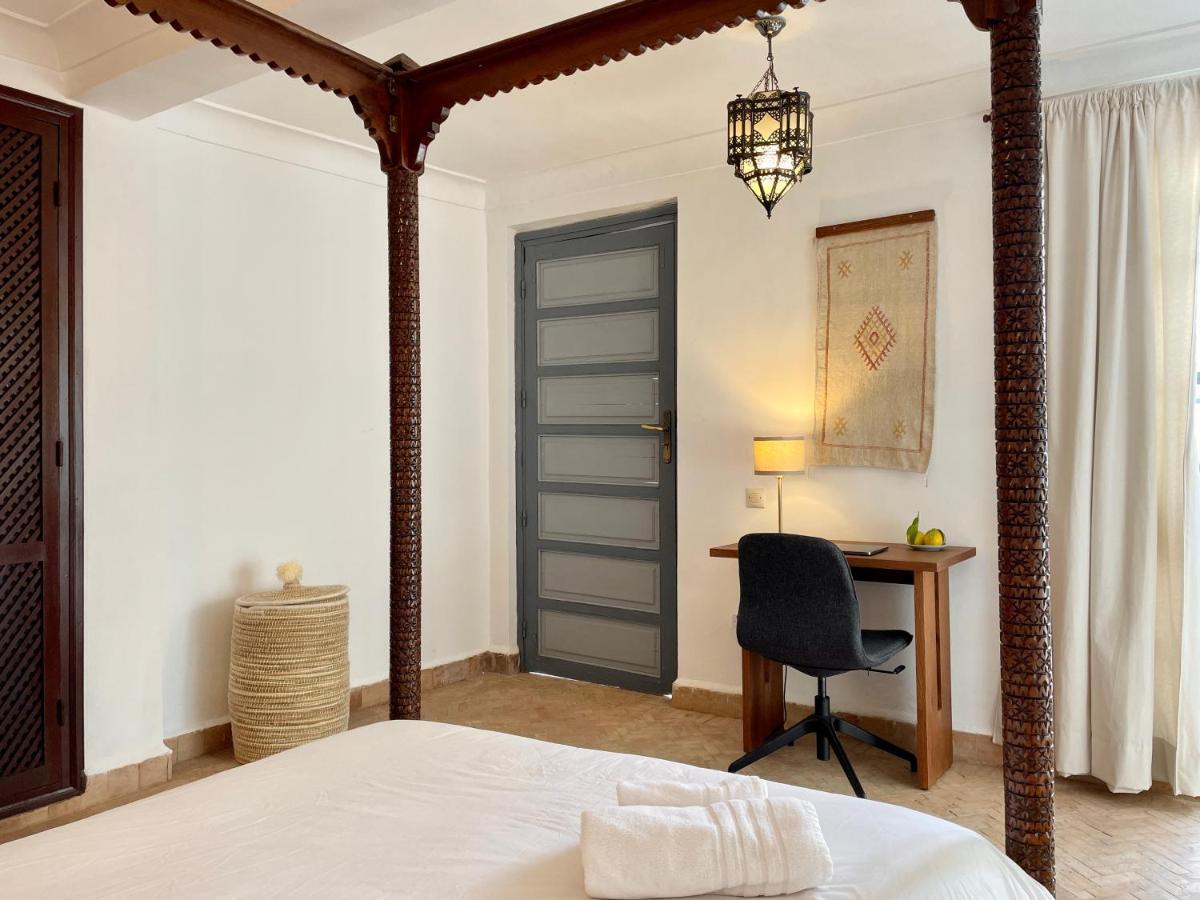Riad Outsite