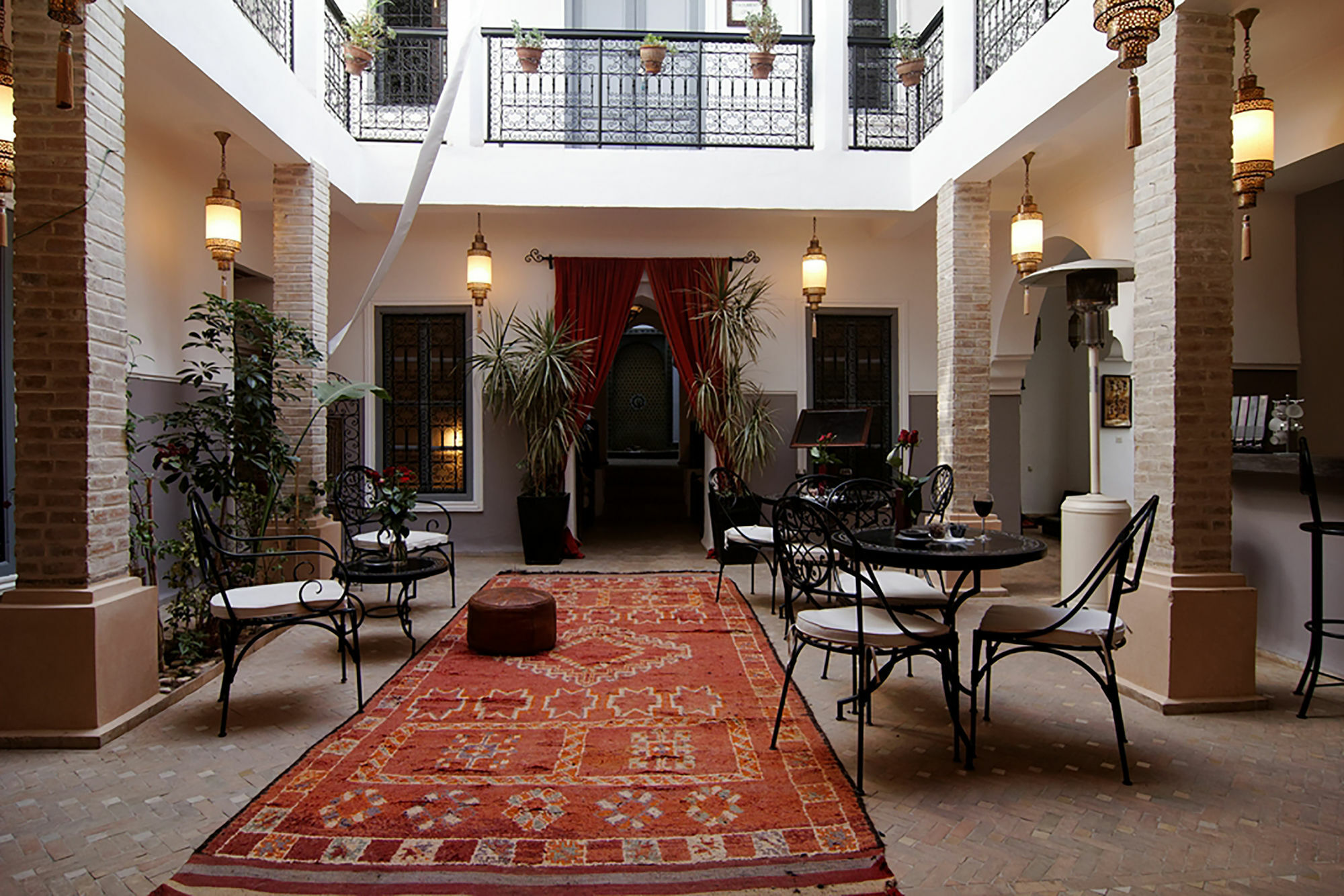 Outsite Riad
